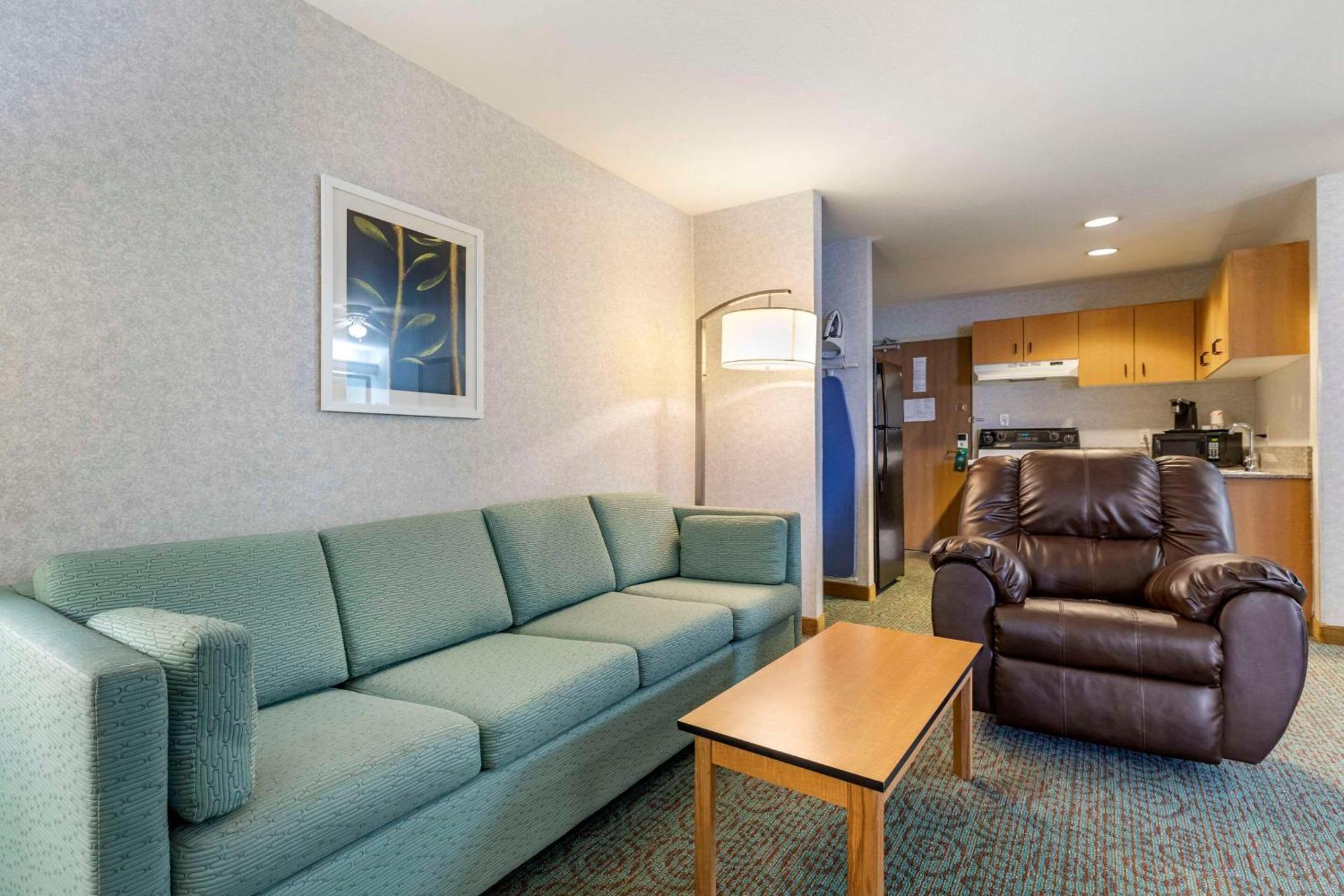 Quality Inn & Suites Denver Airport - Gateway Park Aurora Eksteriør bilde