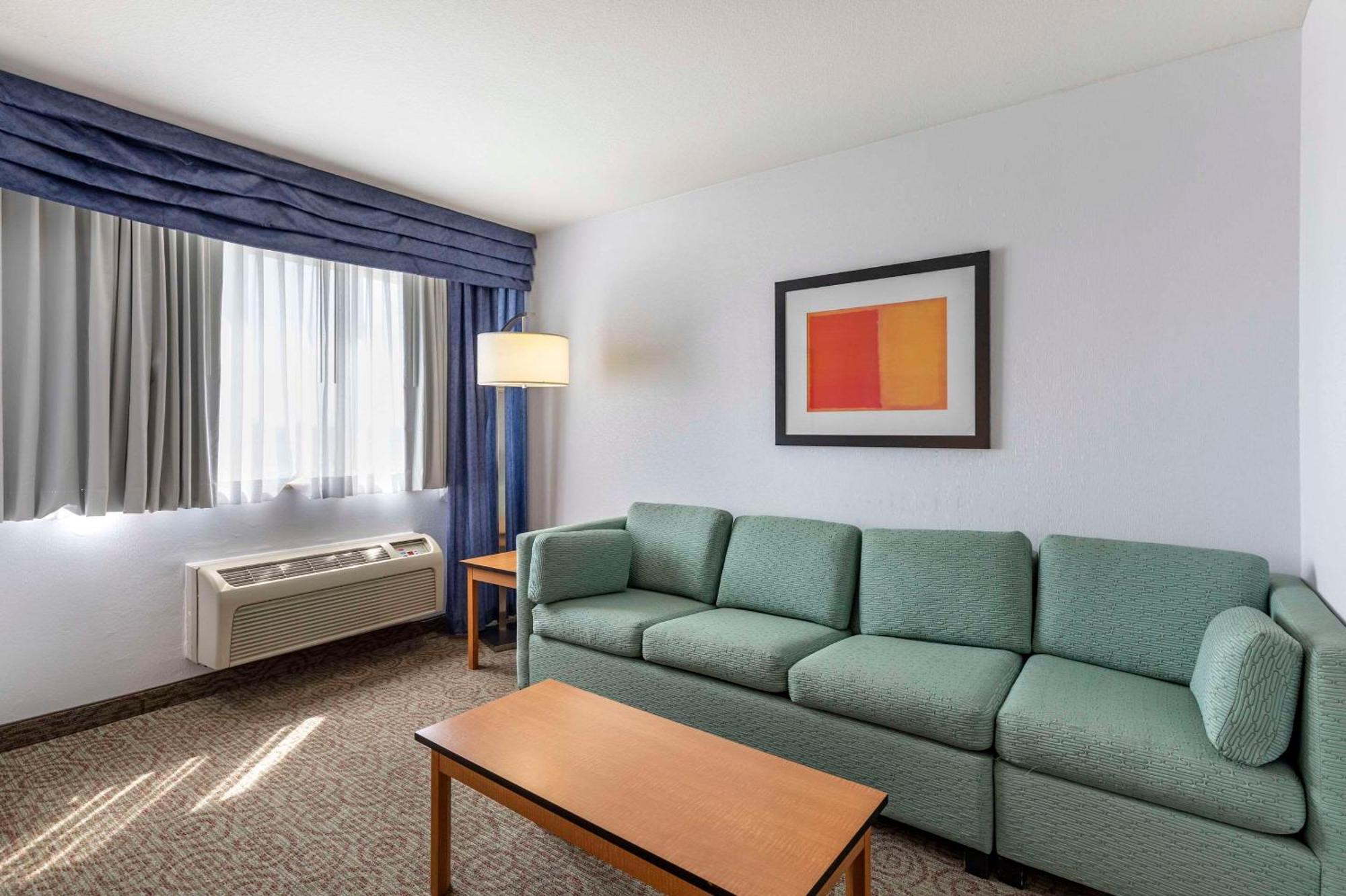 Quality Inn & Suites Denver Airport - Gateway Park Aurora Eksteriør bilde