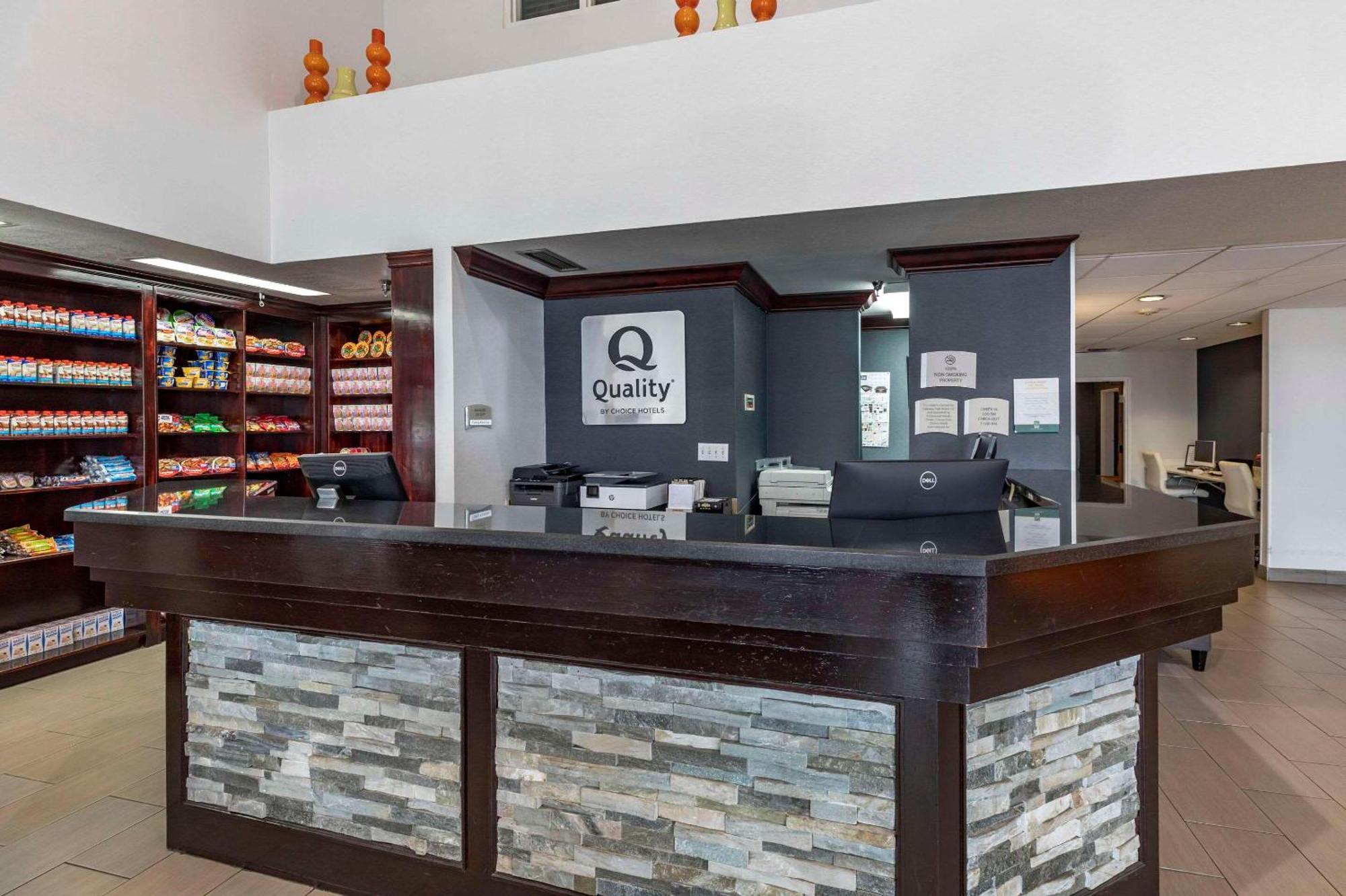 Quality Inn & Suites Denver Airport - Gateway Park Aurora Eksteriør bilde